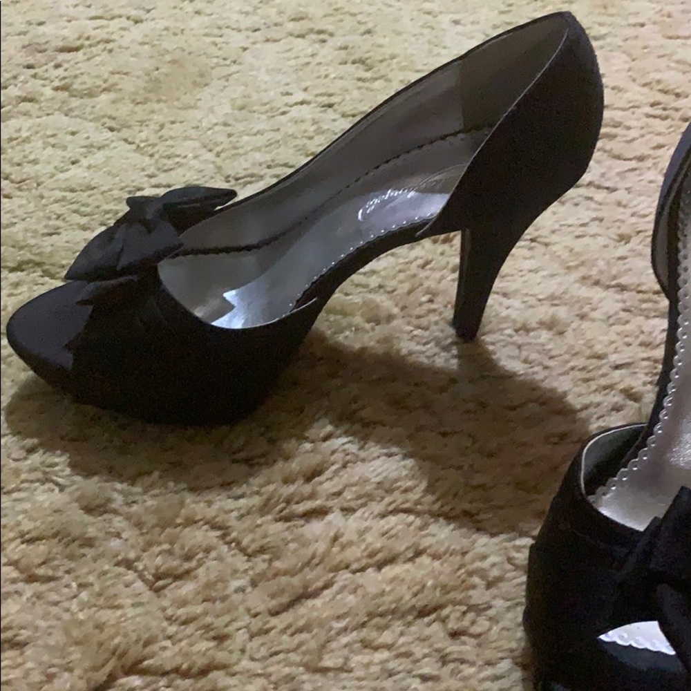High heels - Picture 2 of 3